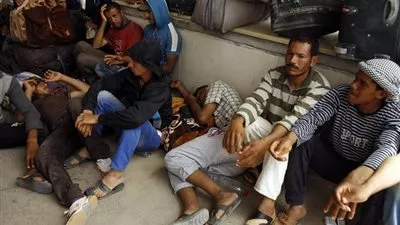 وصول ٣٠٣ مصريين نازحين من ليبيا فى ثانى رحلات الجسر الجوي