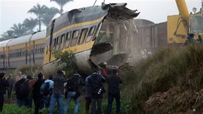 مقتل 7 أطفال في حادث تصادم حافلة بقطار