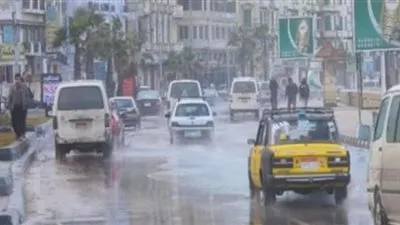 تواصل سقوط الأمطار على الثغر وإغلاق بوغازي الإسكندرية والدخيلة