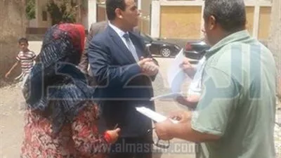 بالصور .. وزير