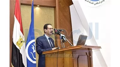 درويش: محور قناة السويس واجه صعوبات منها انخفاض نمو التجارة العالمية