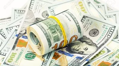 استقرار أسعار الدولار قرب أدنى مستوى في شهرين ونصف