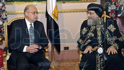 بالصور.. رئيس الوزراء يزور الكاتدرائية لتهنئة البابا تواضروس بعيد الميلاد المجيد