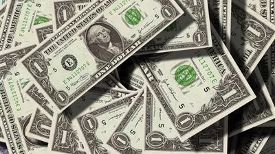 الدولار يتراجع لليوم الثانى بفعل تنامي الرهانات على خفض الفائدة الأمريكية