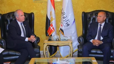 «الوزير» يبحث مع سفير الدنمارك بالقاهرة التعاون في مجال البنية التحتية للموانئ المصرية