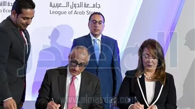 مدبولي يشهد توقيع مذكرتي تفاهم.. ويتفقد أجنحة معرض مؤتمر «سيمليس»