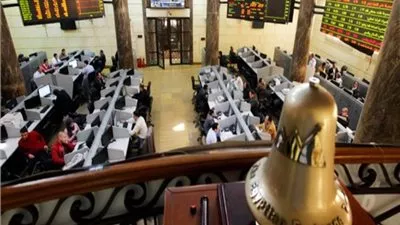 ارتفاع طفيف لمؤشر البورصة المصرية الرئيسي بمستهل التعاملات 
