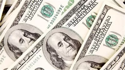 الدولار يتجه صوب أدنى مستوى في 3 أشهر