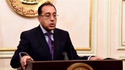 وزير الإسكان يُصدر 53 قراراً إدارياً لإزالة مخالفات البناء بقرية سياحية
