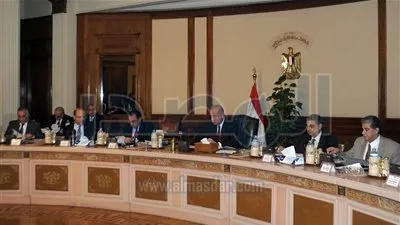 رئيس الوزراء يوجه المحافظين بالتواصل مع المواطنين لحل مشاكلهم