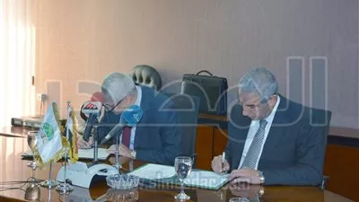 بالصور.. توقيع مذكرة تفاهم بين وزارة التجارة والصناعة والمؤسسة الإسلامية لتأمين الإستثمار وائتمان الصادرات