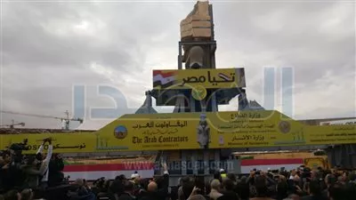 بدء عملية نقل تمثال رمسيس الثاني إلى بهو المتحف المصري الكبير (صور)
