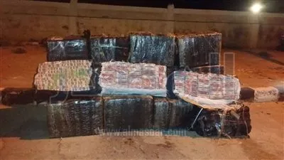 بالصور.. إحباط محاولة تهريب 400 ألف قرص مخدر أمام سواحل السلوم 
