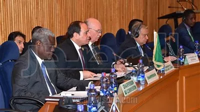 الرئيس السيسي يناقش أعمال القمة الإفريقية مع قادة الدول في جلسة مغلقة