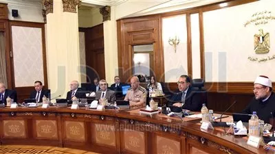 رئيس الوزراء يوجه بتيسير إجراءات تسجيل المصانع والشركات الأردنية فى مصر