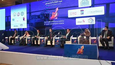 وزير الإسكان: 350 مليار جنيه حجم استثمارات المشروعات العقارية حاليًا