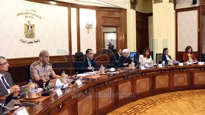 مجلس الوزراء يوافق على مشروع «تقرير الحد الأدنى للأجور»
