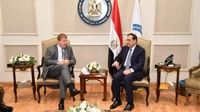«الملا» يستعرض تطورات قطاع البترول المصرى مع وفد غرفة التجارة الأمريكية