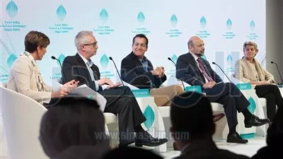 خبراء عالميون يؤكدون أهمية التغيير الجذري في مفاهيم التعليم