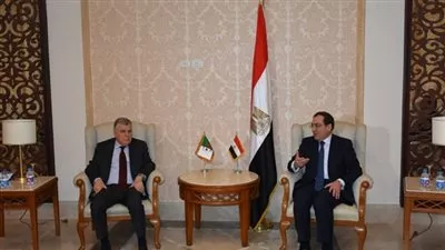 وزير البترول يبحث مع نظيره الجزائري تعزيز التعاون المشترك