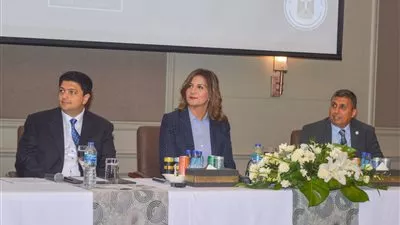 وزيرة الهجرة تكرم الفائزين في مسابقة «هنعيشها مصري»