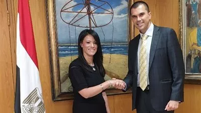 مباحثات مصرية - قبرصية لتعزيز التعاون بين البلدين فى مجال السياحة  