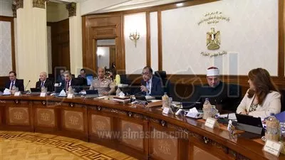 الحكومة تشكل لجنة وزارية لتطوير منظومة التعاقدات بشركات قطاع الأعمال