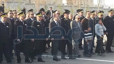 وزير الداخلية يتقدم جنازة شهداء الشرطة بالعريش