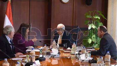 رئيس الوزراء يوجه بزيادة الاستثمارات العامة في الصحة والتعليم والتدريب