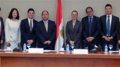 «المالية» تبحث مع «فيسبوك» آليات تطبيق ضريبة خدمات الانترنت والتجارة الالكترونية