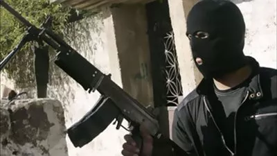 4 ملثمين يستولون على 1,5 مليون جنيه في سطو مسلح على شركة صرافة بالدقي