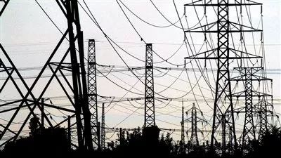 المصرية لنقل الكهرباء توقع عقدًا لإنشاء 50 محولا بتكلفة 185 مليون جنيه