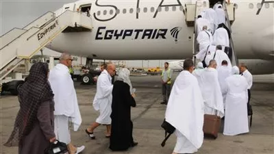 اليوم.. «مصر للطيران» تسير 17 رحلة لنقل 3300 حاج
