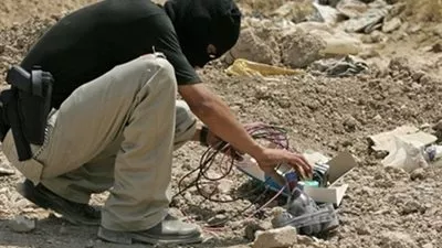 إبطال مفعول عبوة ناسفة بجوار قسم شرطة الفيوم