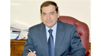 وزارة البترول تنفي تهديد 4 شركات بسحب استثماراتها من مصر