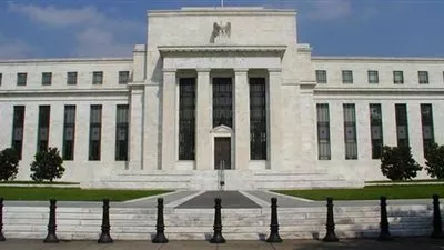 البنك المركزي الأمريكي يبقي على سعر الفائدة بأول اجتماع في 2016