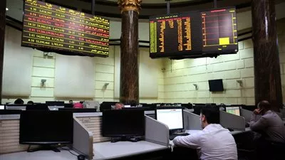 تباين أداء مؤشرات البورصة المصرية في ختام التعاملات
