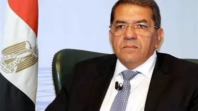 وزير المالية يصدر قرارا بتعيين 