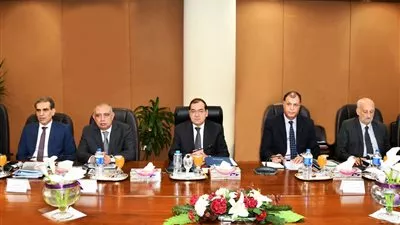 «الملا» يترأس أولى الجمعيات العامة لشركات بترول القطاع العام