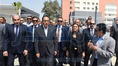 رئيس الوزراء يتفقد المنطقة الحرة بمدينة نصر بعد تطويرها