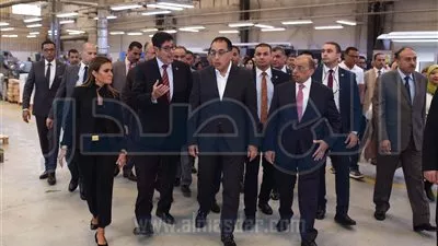 «مدبولى» يتفقد 4 مصانع خلال زيارته للمنطقة الحرة بمدينة نصر