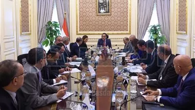 «مدبولي» يُتابع موقف توصيل المرافق للمناطق الصناعية والحرة بالمنيا