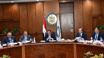 «البترول»: بدء تنفيذ مشروعات بتروكيماوية جديدة باستثمارات ملياري دولار