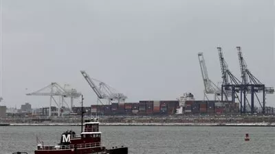 عمال موانئ نيويورك ينهون إضرابهم