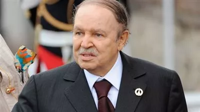الرئيس الجزائري يدعو البرلمان للتصويت على الدستور الجديد