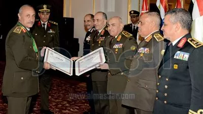 بالصور.. صدقي صبحي يكرم قادة القوات المسلحة المحالين للتقاعد