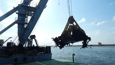 انتشال 70 % من السفن الغارقة بميناء الإسكندرية