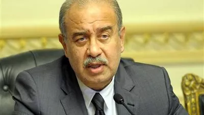شريف إسماعيل يقر نسب الأجور المكملة لموظفي وزارة التجارة والصناعة