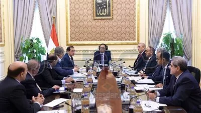 رئيس الوزراء يؤكد أهمية الرقابة الشديدة علي قراءة العدادات وتحصيل الفواتير