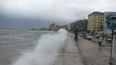 إغلاق ميناء السخنة بالسويس بسبب سوء الأحوال الجوية